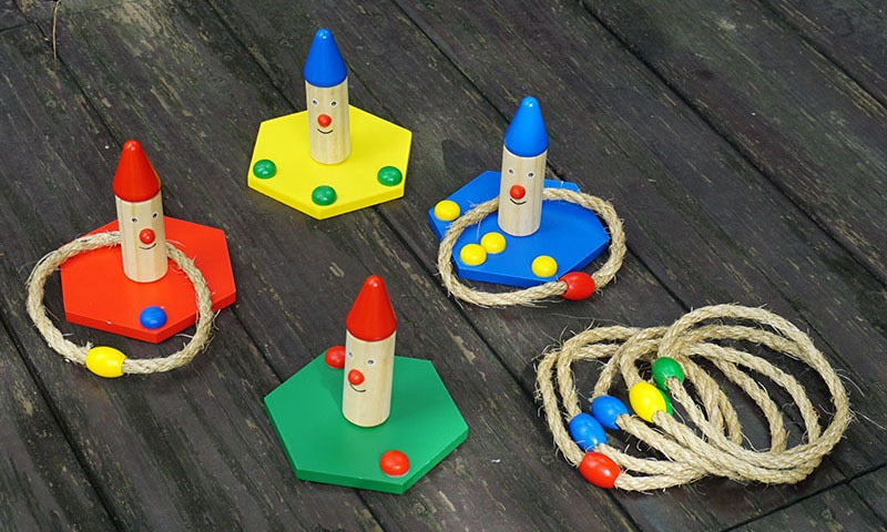 Ring toss game