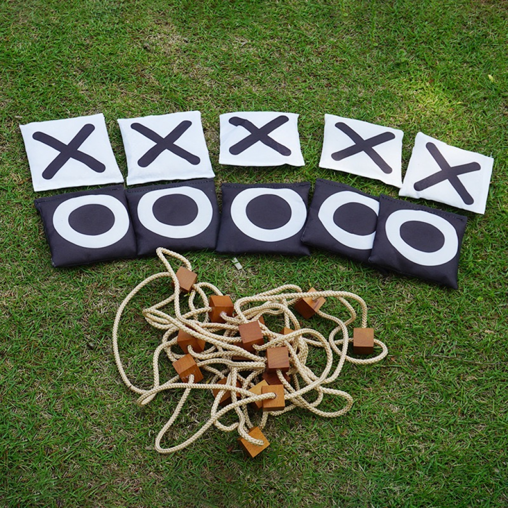 lawn tic-tac-toe game set