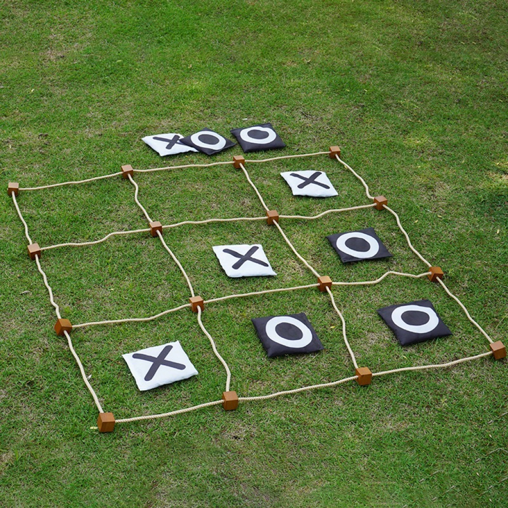 lawn tic-tac-toe game set