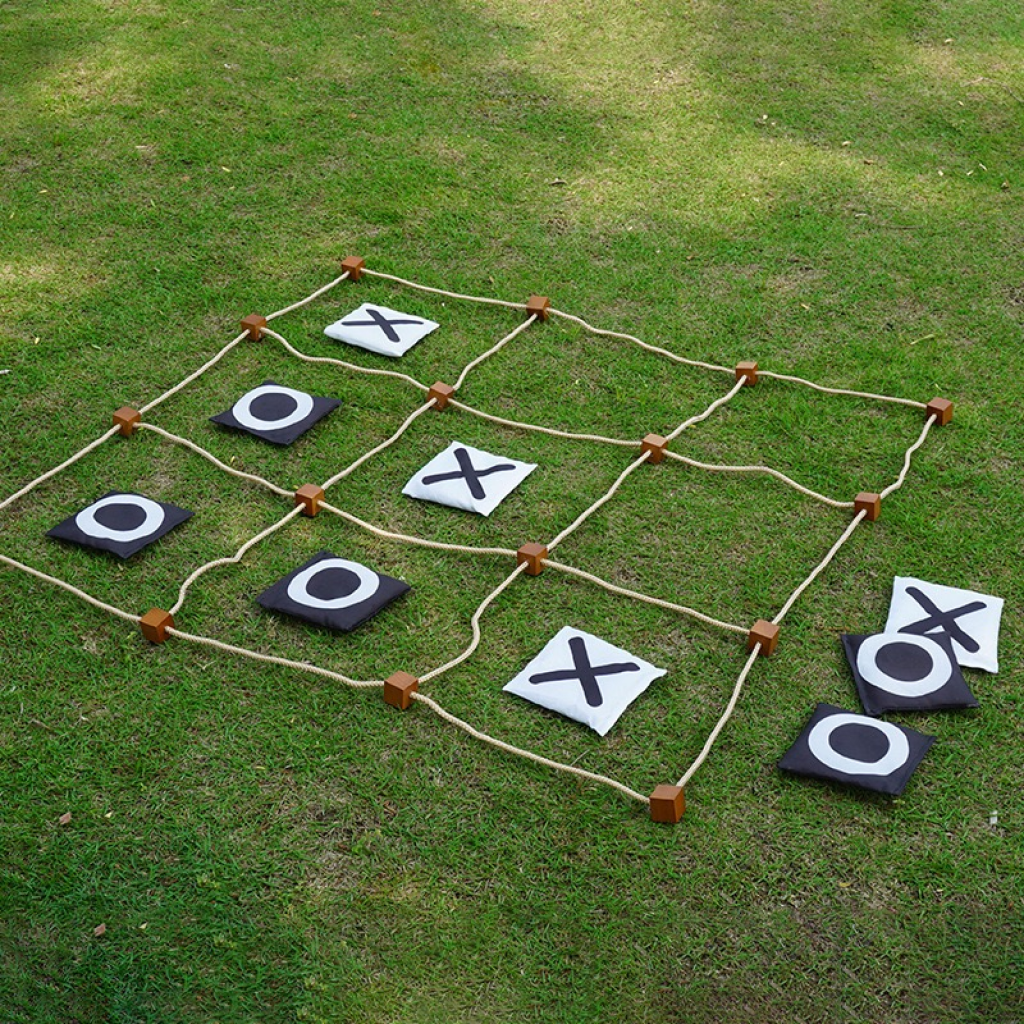 lawn tic-tac-toe game set